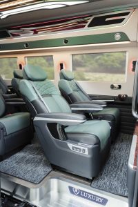 xe limousine hà nội móng cái